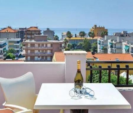 Bike And Breakfast Aparthotel Pietra Ligure