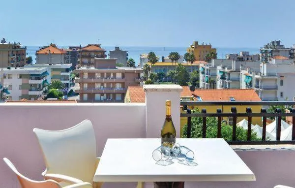 Bike And Breakfast Apartahotel Pietra Ligure